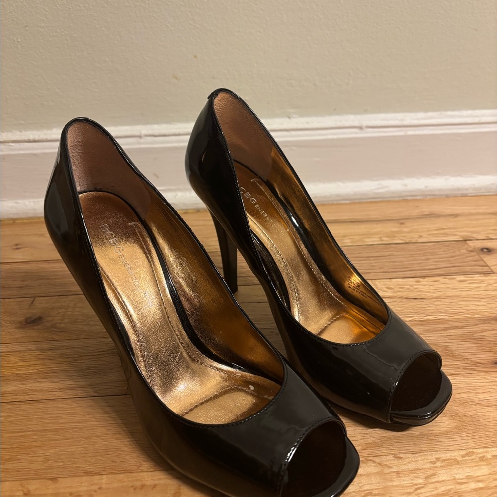 BCBGeneration Black Peep-Toe Patent Leather Platform Heels size 8